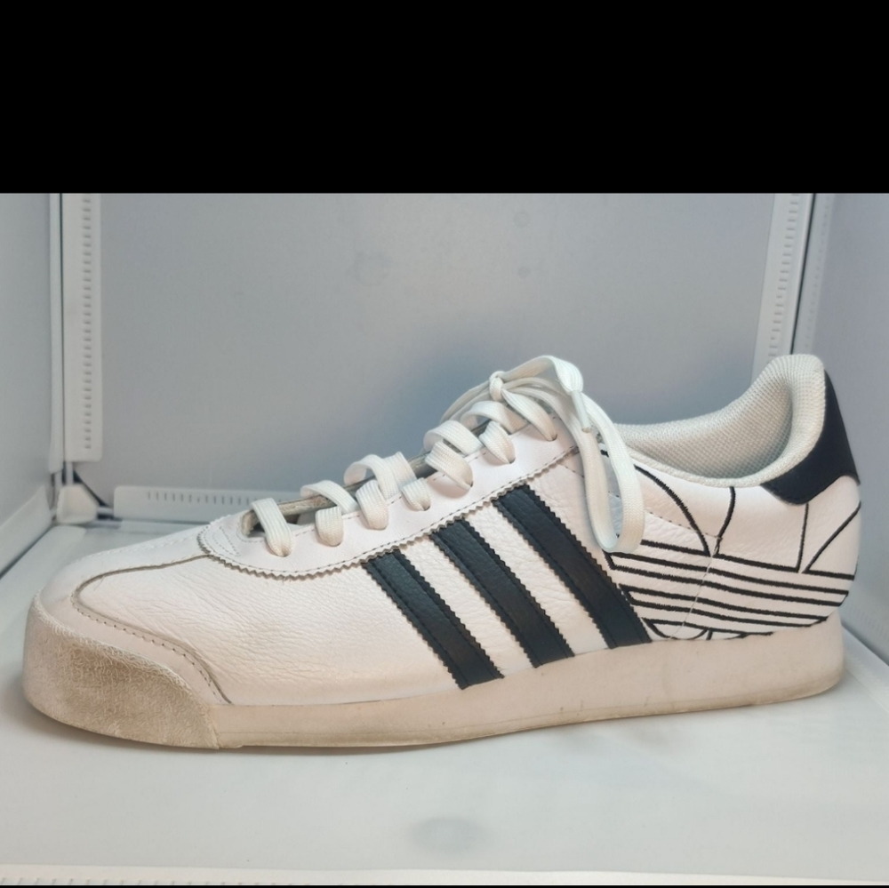 Adidas Samoa trefoil